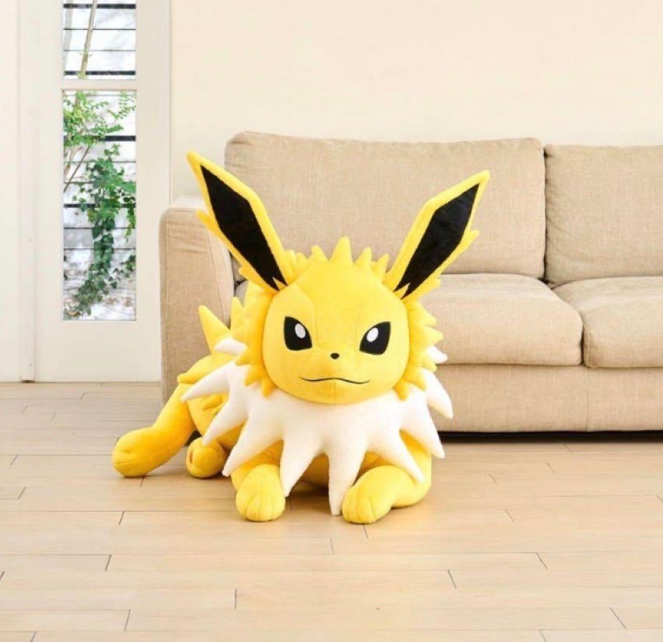 ポケモンセンター限定　等身大サンダースの寝そべりぬいぐるみ
