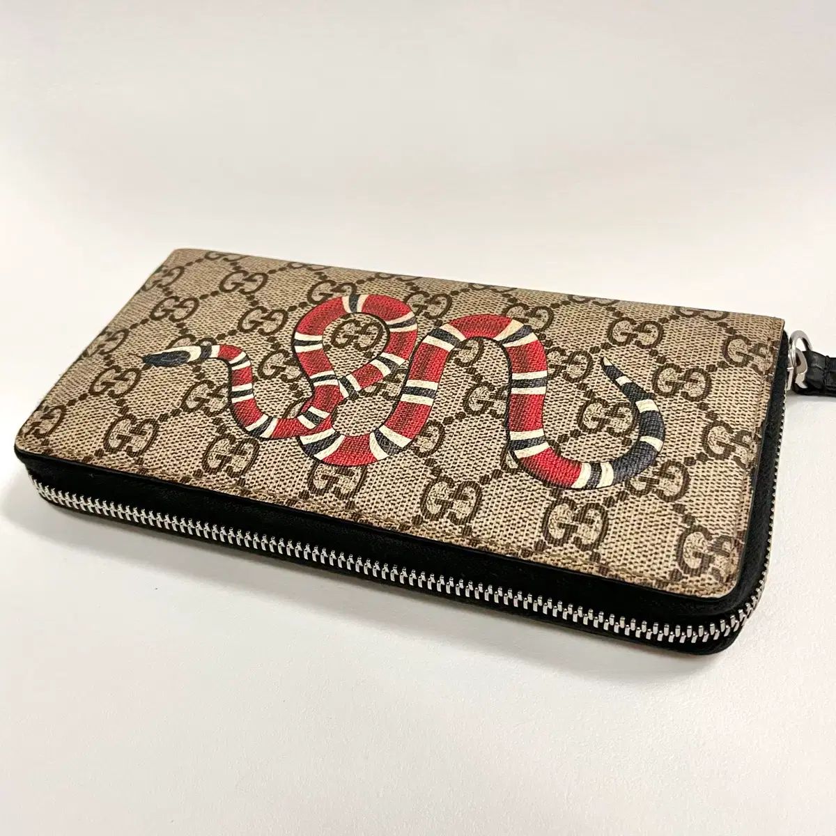 グッチ ジッパー ドール スネーク ジッパー 財布