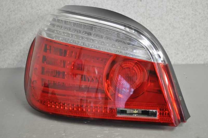 左 テールランプ テールライト (NU30) 530i セダン E60 右H 後期 00 SM2 01 2Q s024972D