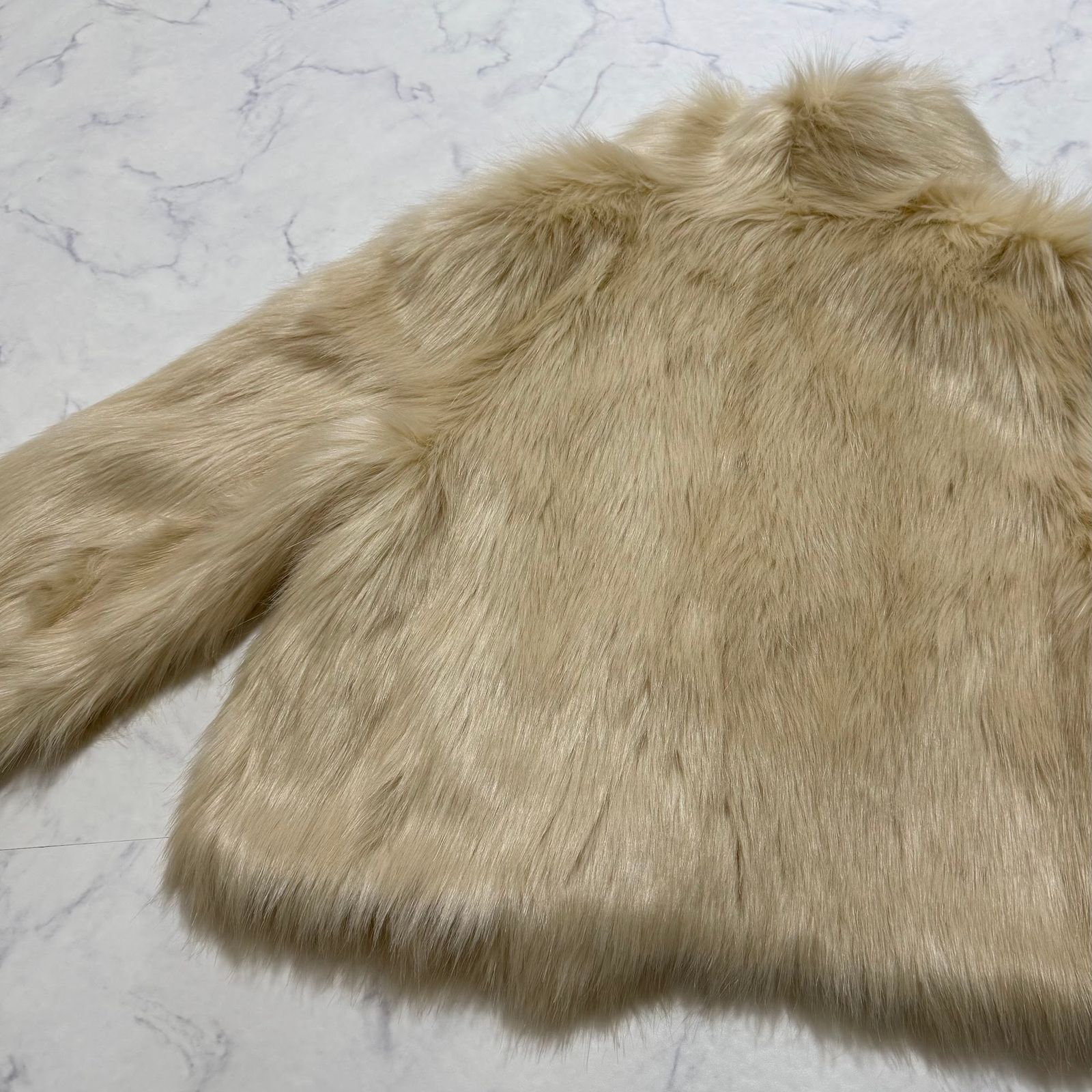 極美品 25AW ELBORN ボリュームファーコート ゴールドベージュ - メルカリ
