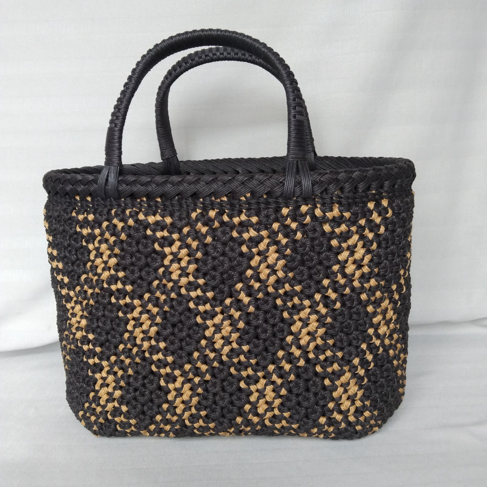 ハンドメイド品 花結び ダイヤ柄のクラフトかごバッグ 大