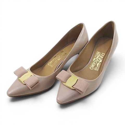 サルヴァトーレフェラガモ Salvatore Ferragamo vara パンプス ゴールド金具 4.5 D ピンク レザー イタリア製