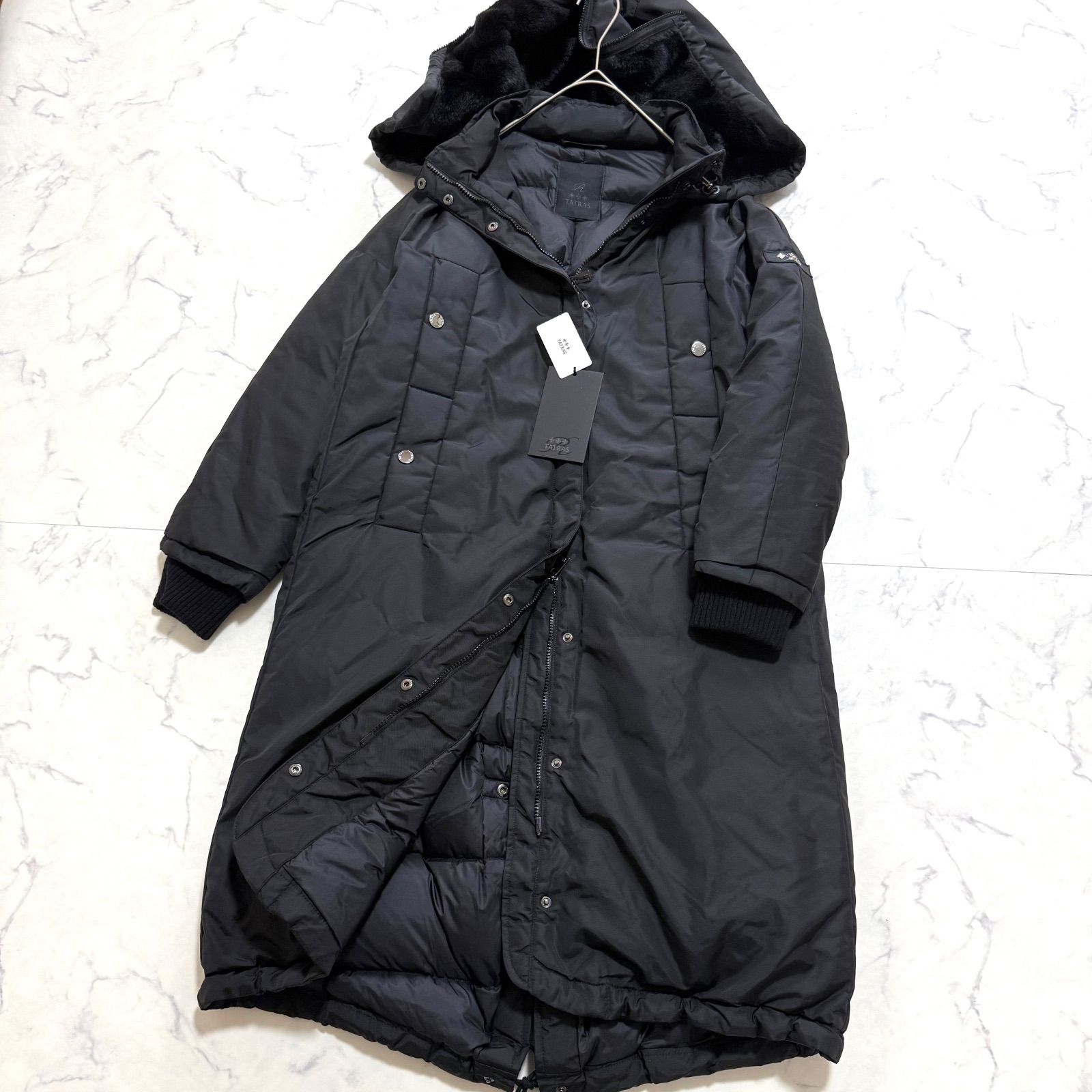 タグ付新品同様 TATRAS 高級Rライン ロングダウンジャケット 黒 サイズ 