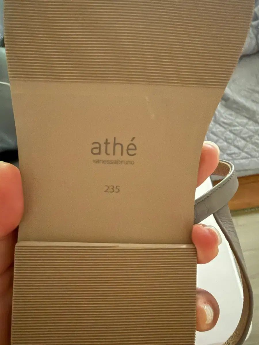 アッテヴァネッサ ブリューノ サンダル グレー