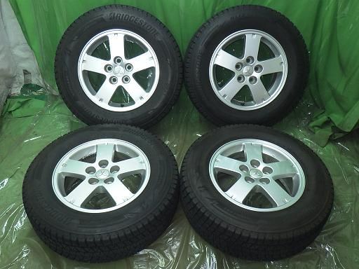 【中古】215/70R16 デリカD5 純正 16インチ ブリトヂストン ブリザックDM-V3
