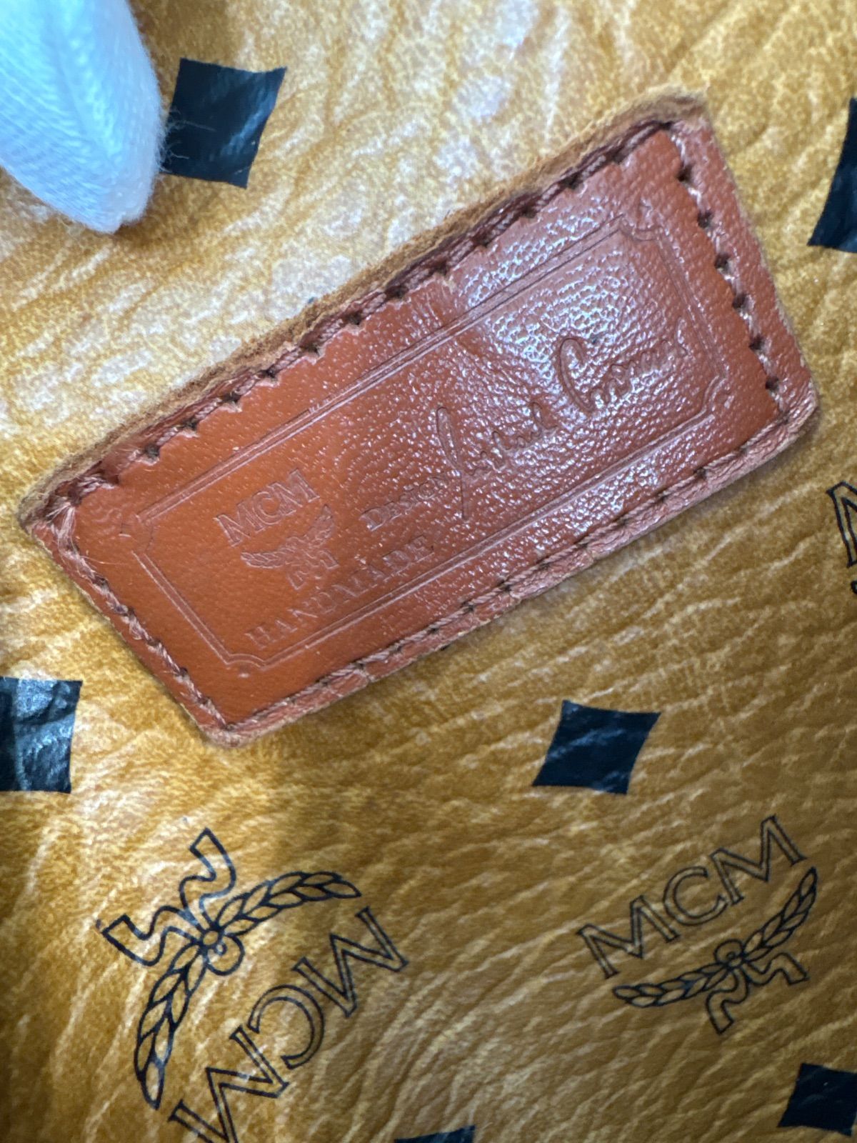 MCM エムシーエム トートバッグ 金具ロゴ 角スレあり 送料無料♪ MCM エムシーエム トートバッグ 金具ロゴ 角スレあり 送料無料♪