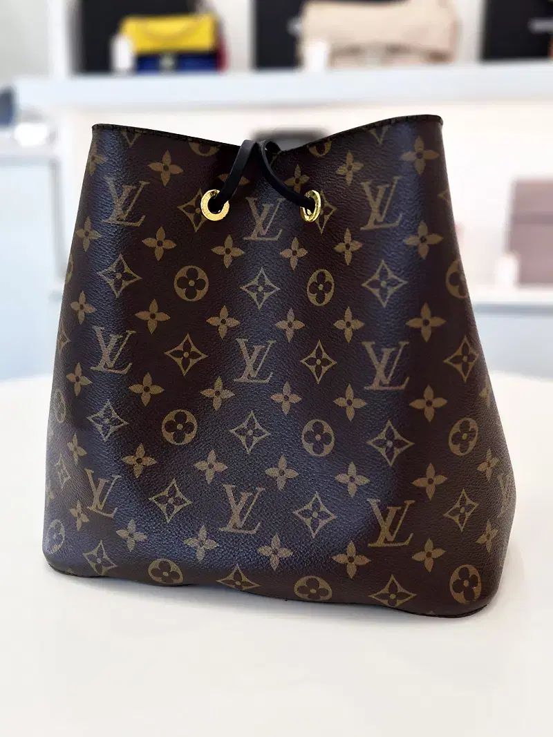 Louis Vuitton ルイヴィトン モノグラム NEO(ネオ)ノエ MM バケット ショルダーバッグ ブラック M44020 Louis Vuitton ルイヴィトン モノグラム NEO(ネオ)ノエ MM バケット ショルダーバッグ ブラック M44020