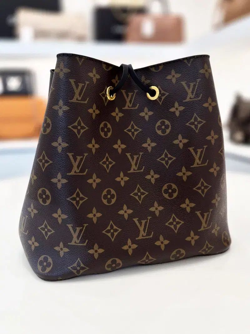 Louis Vuitton ルイヴィトン モノグラム NEO(ネオ)ノエ MM バケット
