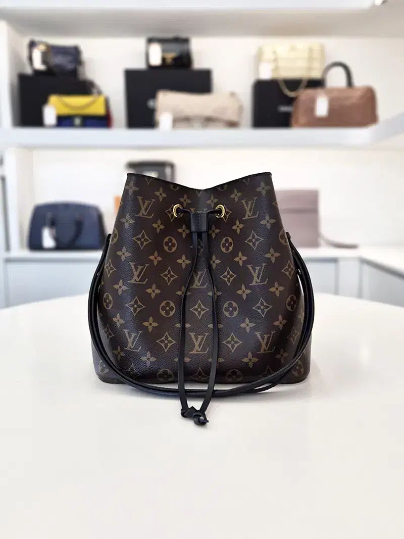 Louis Vuitton ルイヴィトン モノグラム NEO(ネオ)ノエ MM バケット ショルダーバッグ ブラック M44020