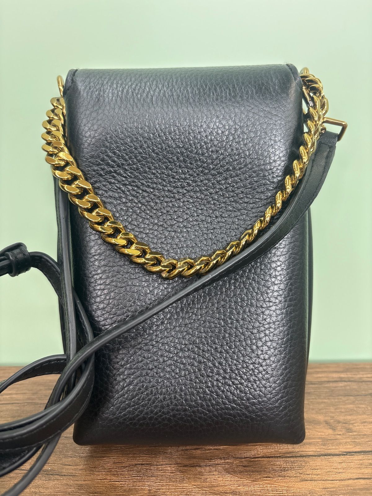 TORY BURCH トリーバーチ レザーバッグ スマホショルダーバッグ ブラック 送料無料♪