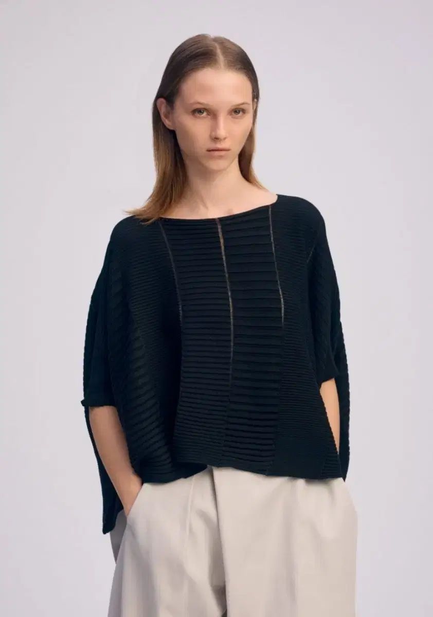 ISSEY MIYAKE イッセイミヤケ カラム ブラック 新品 ISSEY MIYAKE イッセイミヤケ カラム ブラック 新品