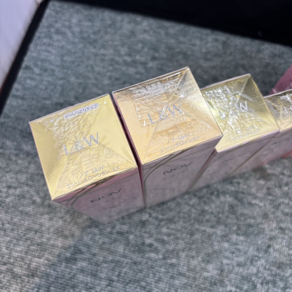 ◎【未使用品/未開封】 ノブプラス 保護化粧水・化粧水・美容液 5本セット セラムローション クリアローション リペアエッセンス ノベリア NOV ◎【未使用品/未開封】 ノブプラス 保護化粧水・化粧水・美容液 5本セット セラムローション クリアローション リペアエッセンス ノベリア NOV
