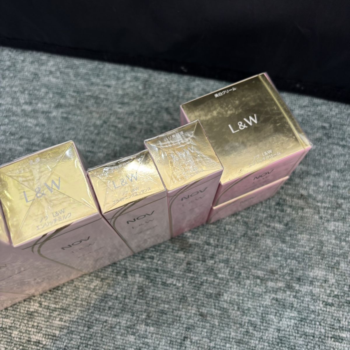 ◎【未使用品/未開封】 ノブプラス 保護化粧水・化粧水・美容液 5本セット セラムローション クリアローション リペアエッセンス ノベリア NOV ◎【未使用品/未開封】 ノブプラス 保護化粧水・化粧水・美容液 5本セット セラムローション クリアローション リペアエッセンス ノベリア NOV