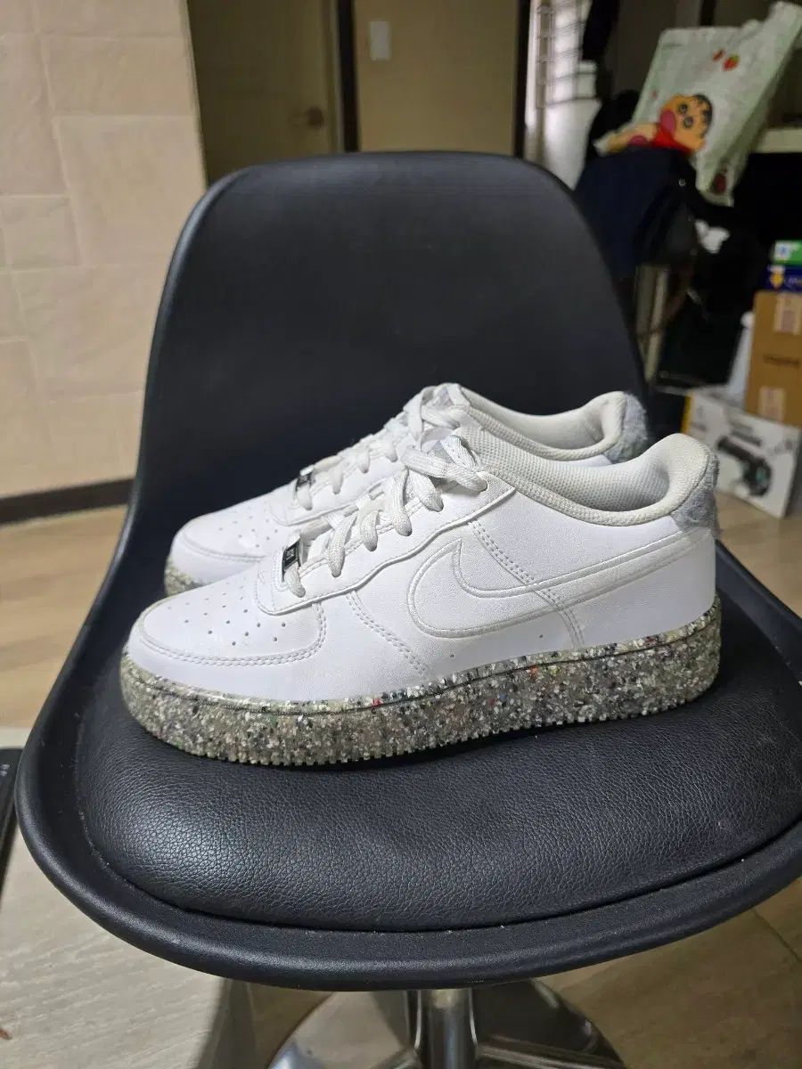 ナイキ エアフォース 1 ロー リサイクルド パック 白 240