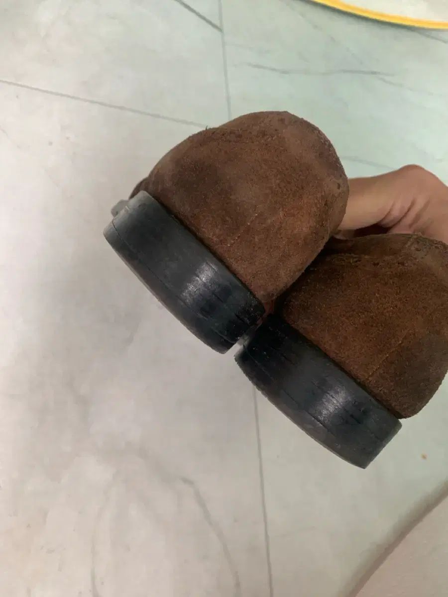 TOD'S スウェード ウイングチップ
