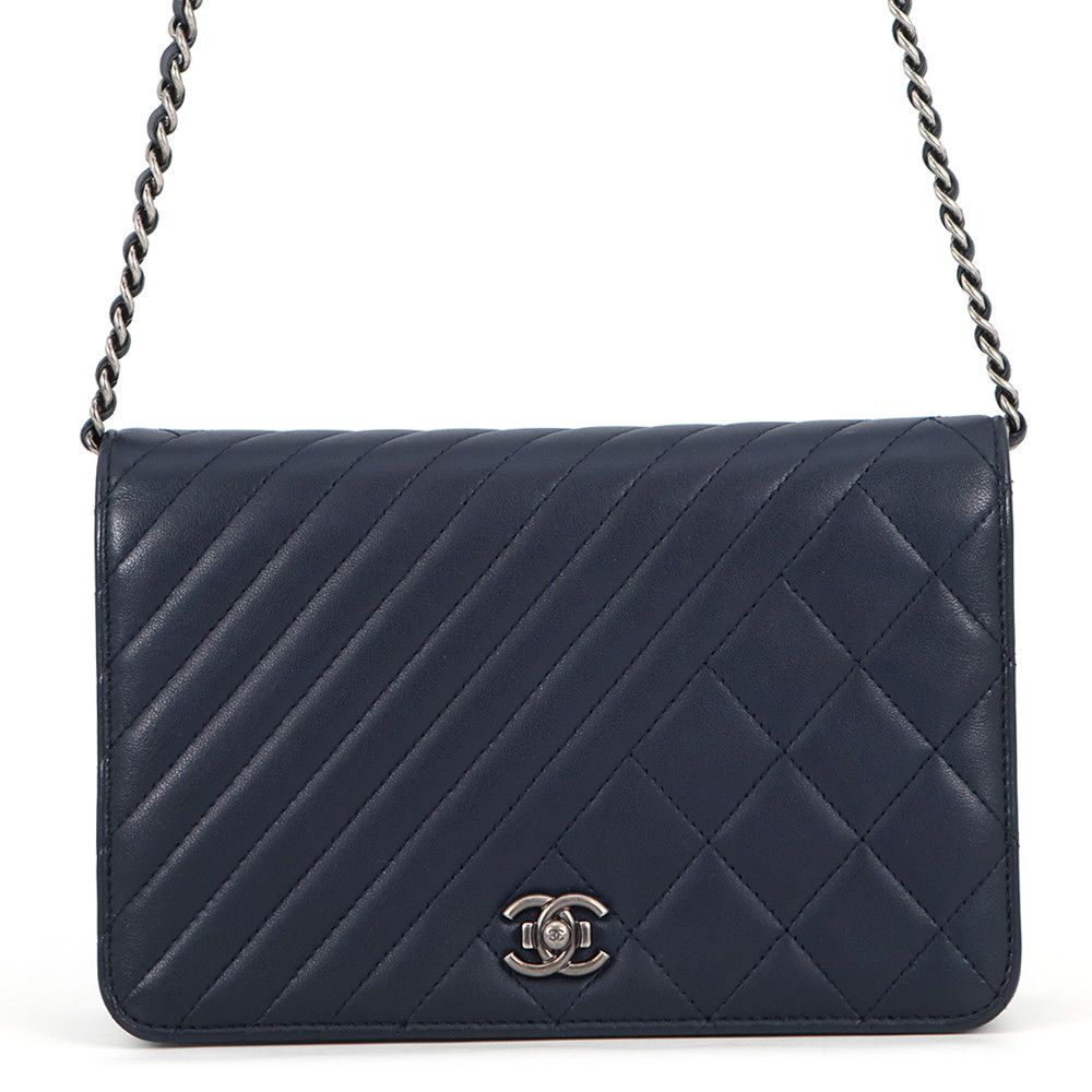 シャネル チェーンウォレット マトラッセ シェブロン ボーイシャネル ラムスキン CHANEL 財布