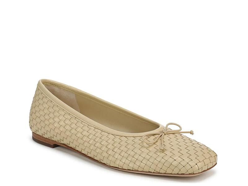 ヴィンス レディース シューズ パンプス VinceDarla Ballet Flat Womens Beige Leather ベージュ