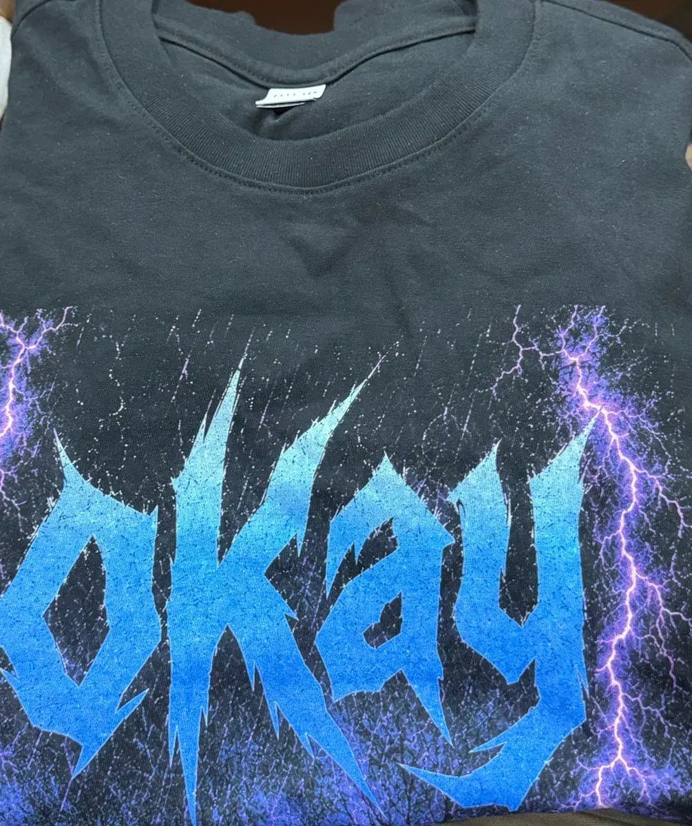 Xikers(サイカース) okay Tシャツ