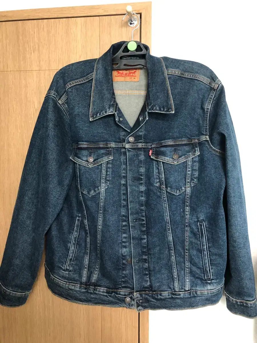 リーバイス トラッカー ジャケット (XL サイズ)