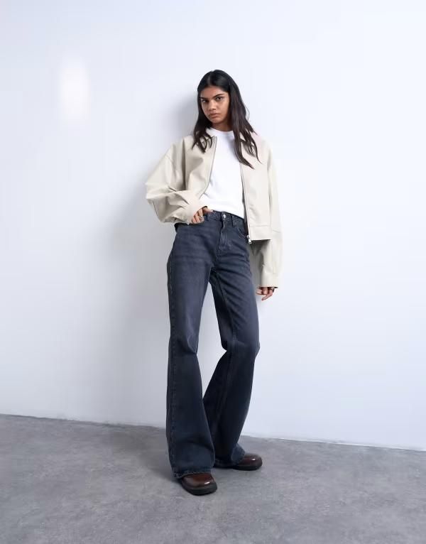 トップショップ レディース ボトムス デニムパンツ ジーンズ Topshop Pippa mid rise comfort stretch flare jeans in washed WASHED BLACK ブラック