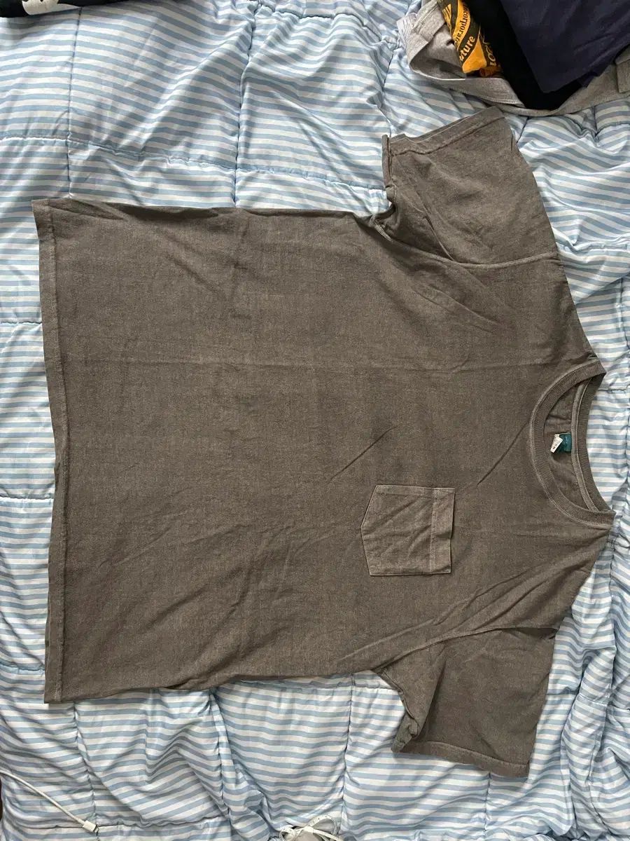 GOOD ON PIGMENT DYEING POCKET TEE GREY