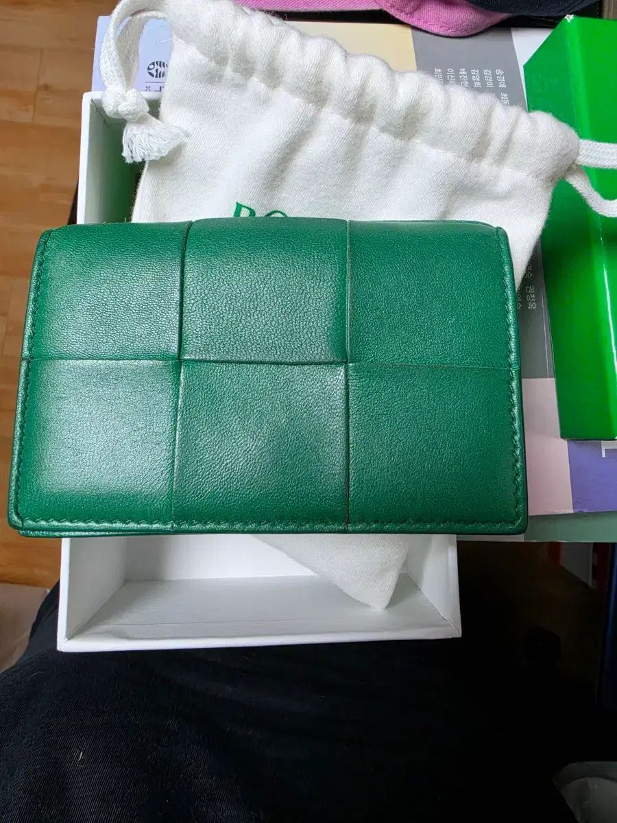 ボッテガ・ヴェネタ カードウォレット 出品
