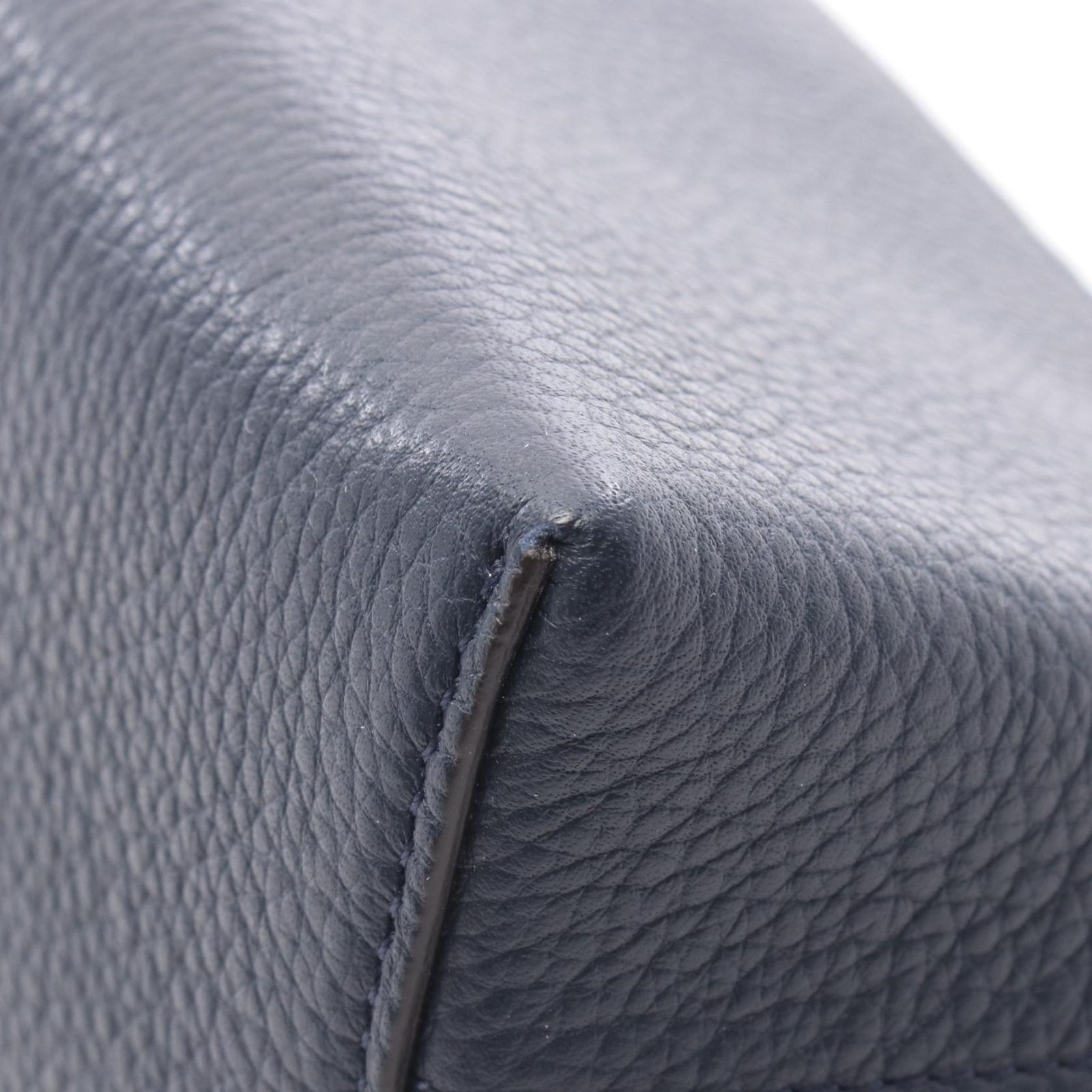 セリーヌ CELINE ポーチ 101533NFL ネイビー レザー ポーチ レディース Used A セリーヌ CELINE ポーチ 101533NFL ネイビー レザー ポーチ レディース Used A