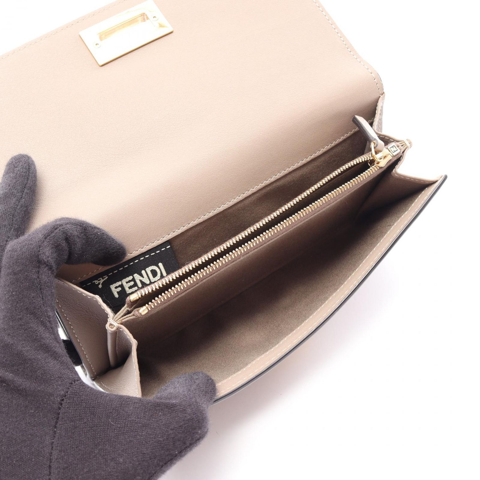 フェンディ FENDI 二つ折り長財布 ピーカブー セレリア 8M0308 グレージュ レザー ピーカブー Wホック長財布 レディース Used A フェンディ FENDI 二つ折り長財布 ピーカブー セレリア 8M0308 グレージュ レザー ピーカブー Wホック長財布 レディース Used A