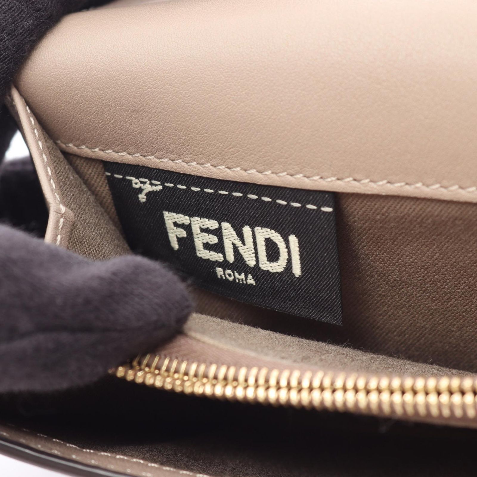 フェンディ FENDI 二つ折り長財布 ピーカブー セレリア 8M0308 グレージュ レザー ピーカブー Wホック長財布 レディース Used A フェンディ FENDI 二つ折り長財布 ピーカブー セレリア 8M0308 グレージュ レザー ピーカブー Wホック長財布 レディース Used A