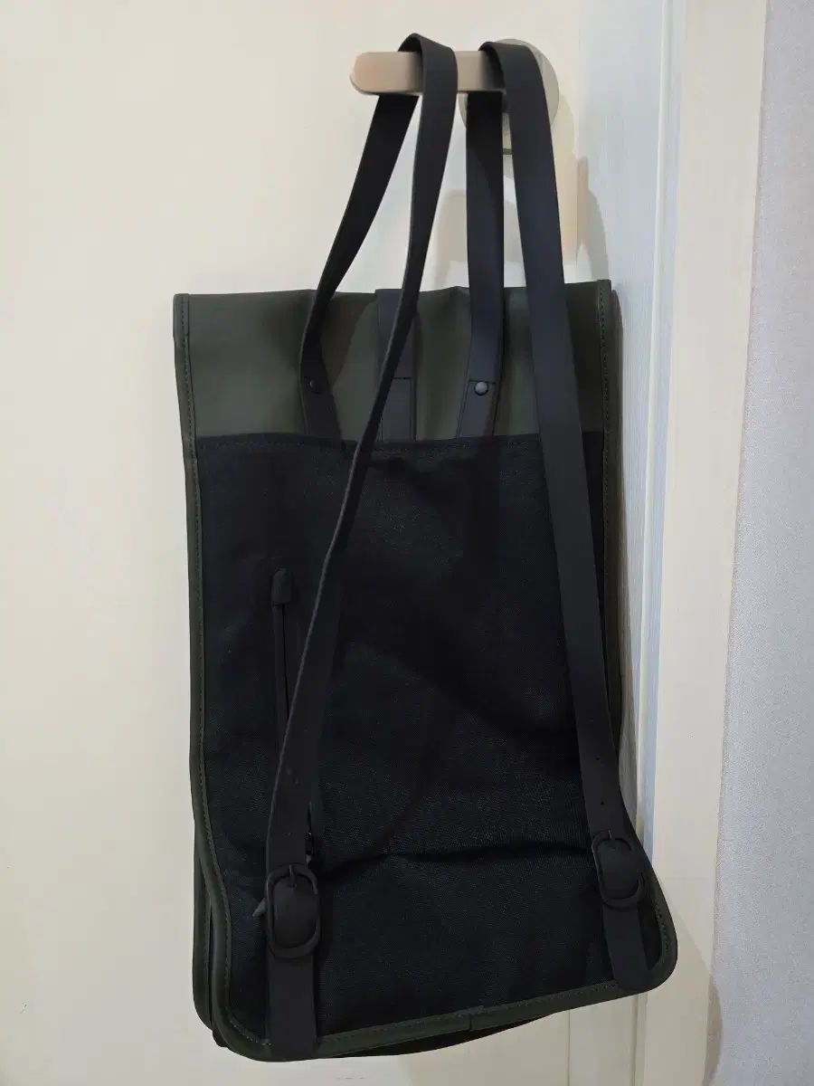 デンマーク RAINS バックパック オリーブ グリーン ほぼ新品