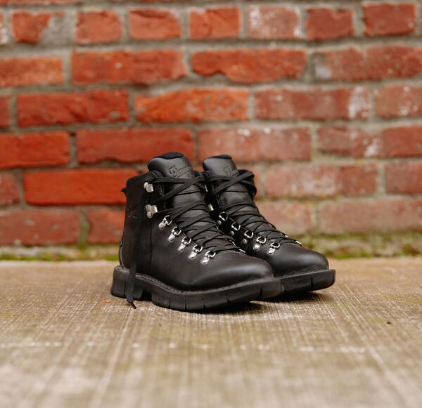 ダナー レディース シューズ ブーツ・レインブーツ Danner Womens Eastwood GORETEX Hiking Boots Black ブラック