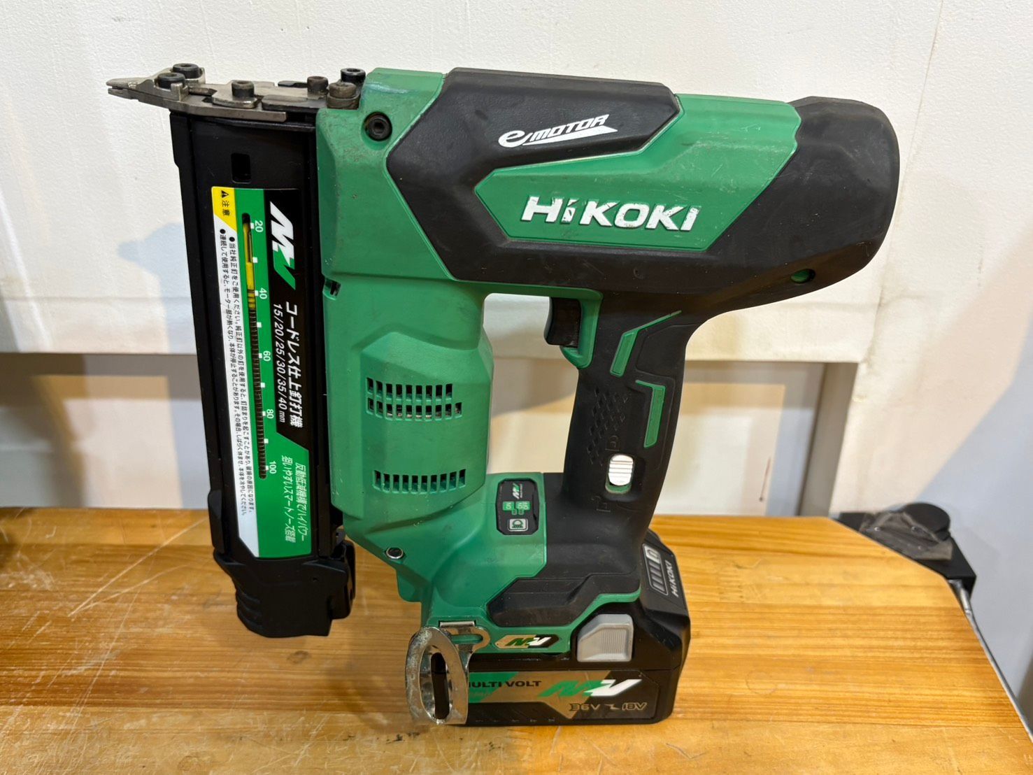 ◇Hikoki ハイコーキ 充電式仕上げ釘打ち機 NT3640DA バッテリー×1 