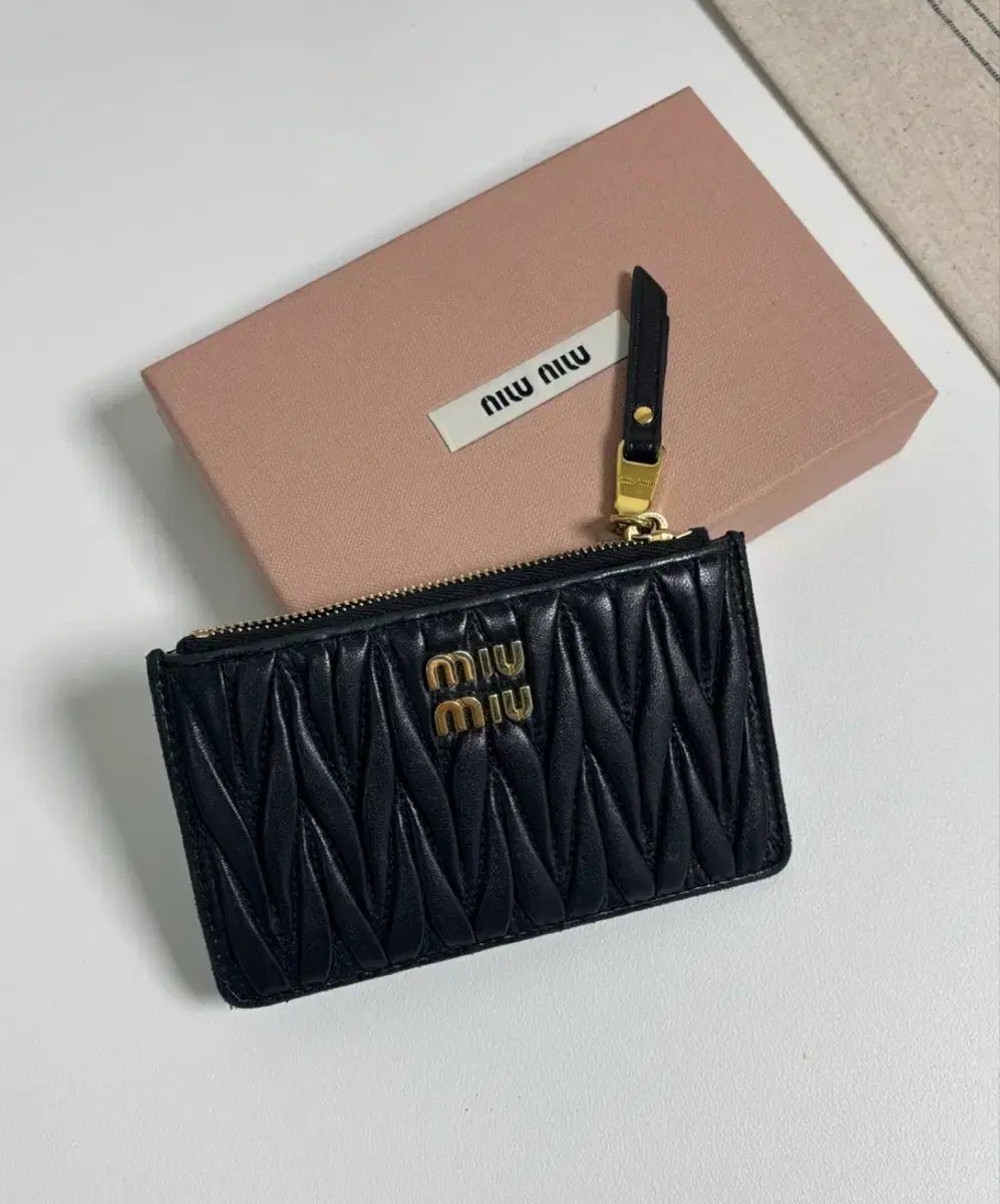 (正規品) ミュウミュウ カードウォレット 45,341円