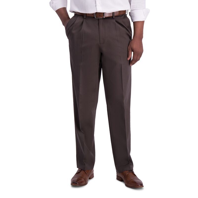 ハガー レディース ボトムス カジュアルパンツ Mens Haggar Iron Free Premium Khaki ClassicFit Pleat Front Hidden Comfort Waistband Casual Pant Dark Brown