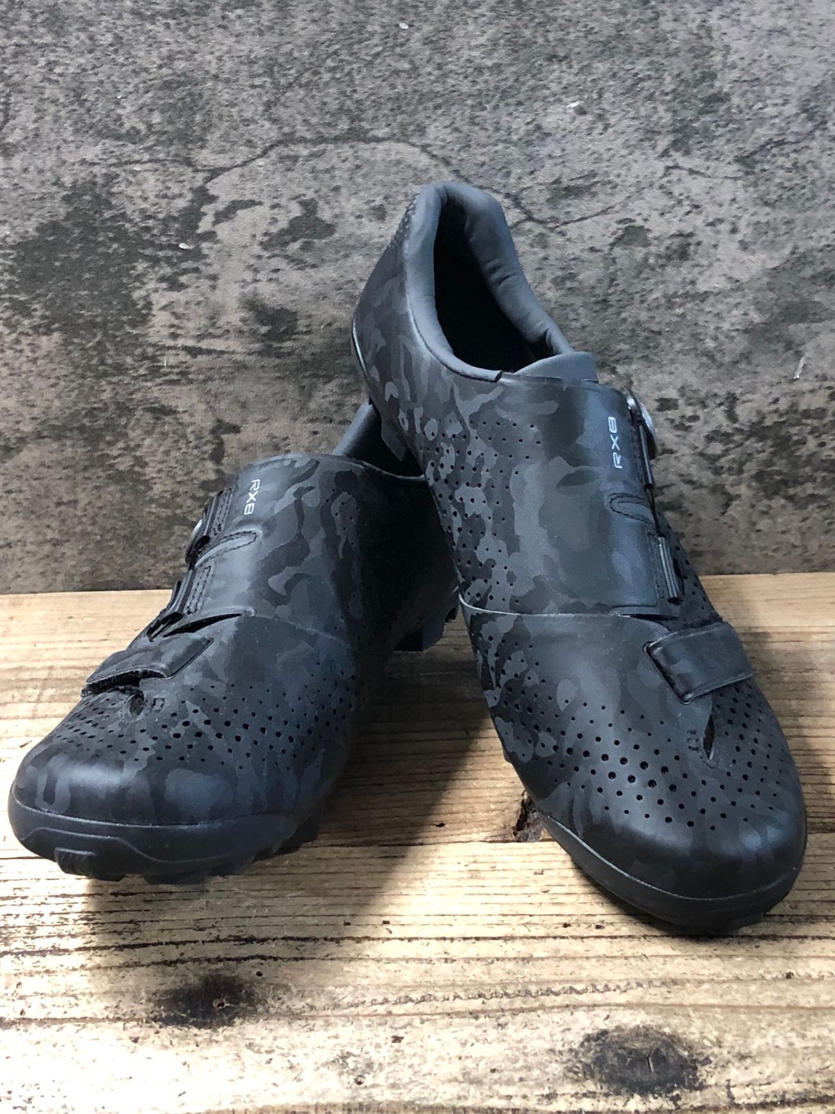 JW123 シマノ SHIMANO RX8 SHRX800M L01 S ビンディングシューズ 2穴 BOA 黒 EU43