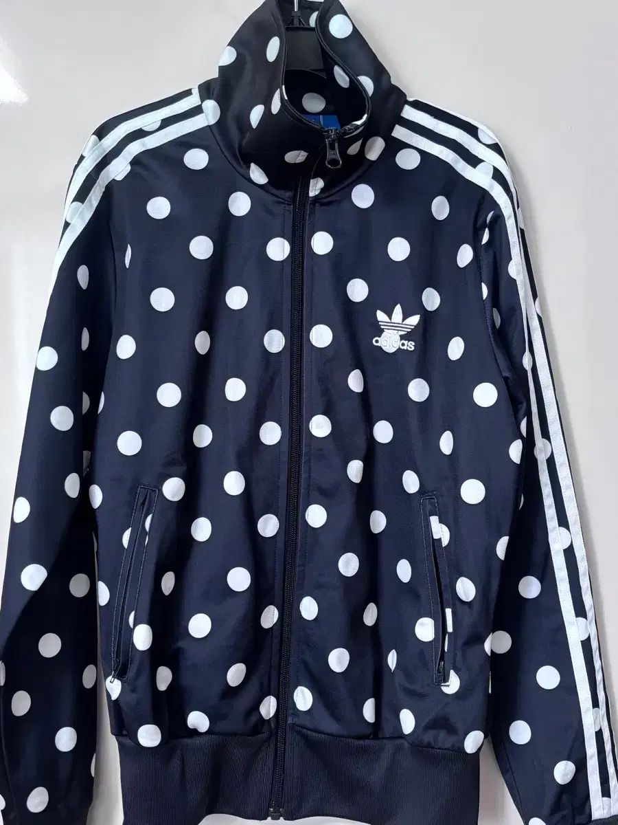 ナウ アイムヤング レア) adidas ドット ジャージ