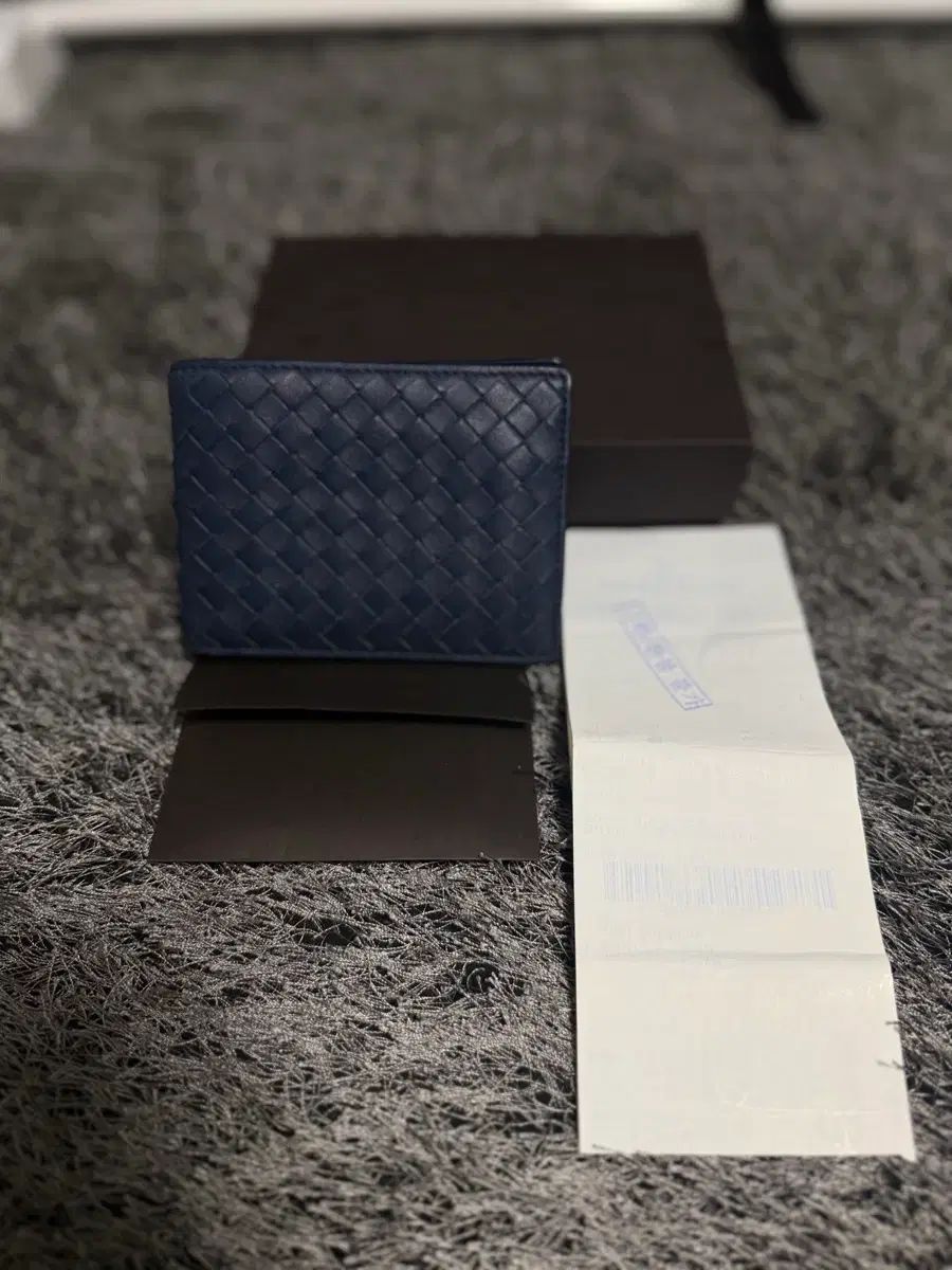 BOTTEGA VENETA ボッテガ・ヴェネタ 二つ折り財布 新世界 乙女店限定版