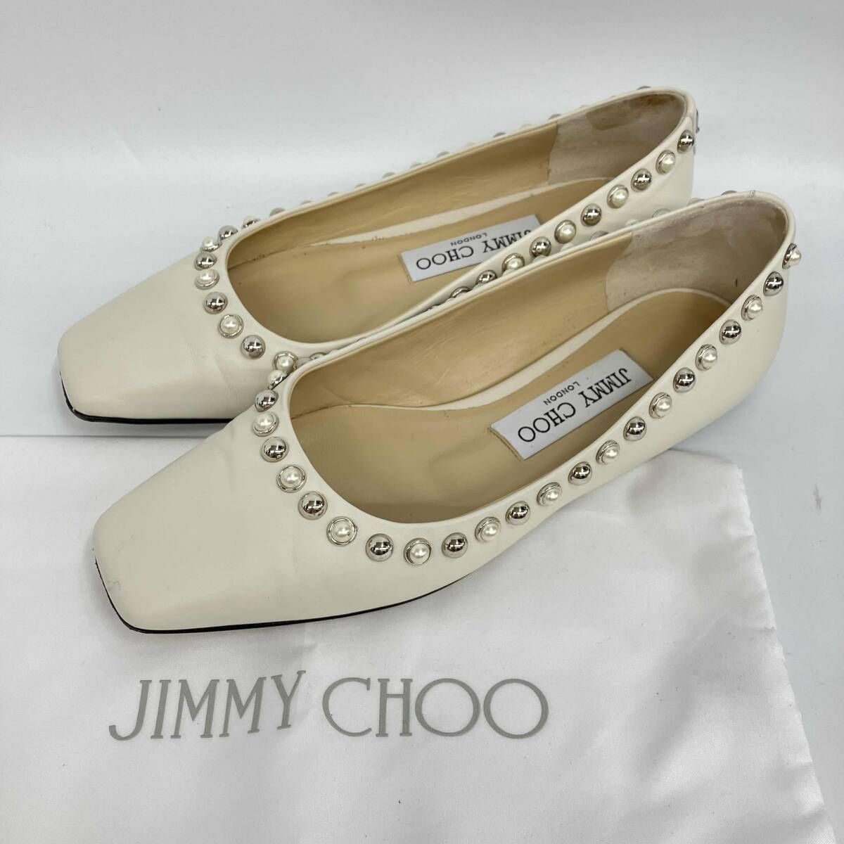 JIMOY CHOO/ジミーチュウ／パンプス/フラットパンプス／オフホワイト／スタッズ