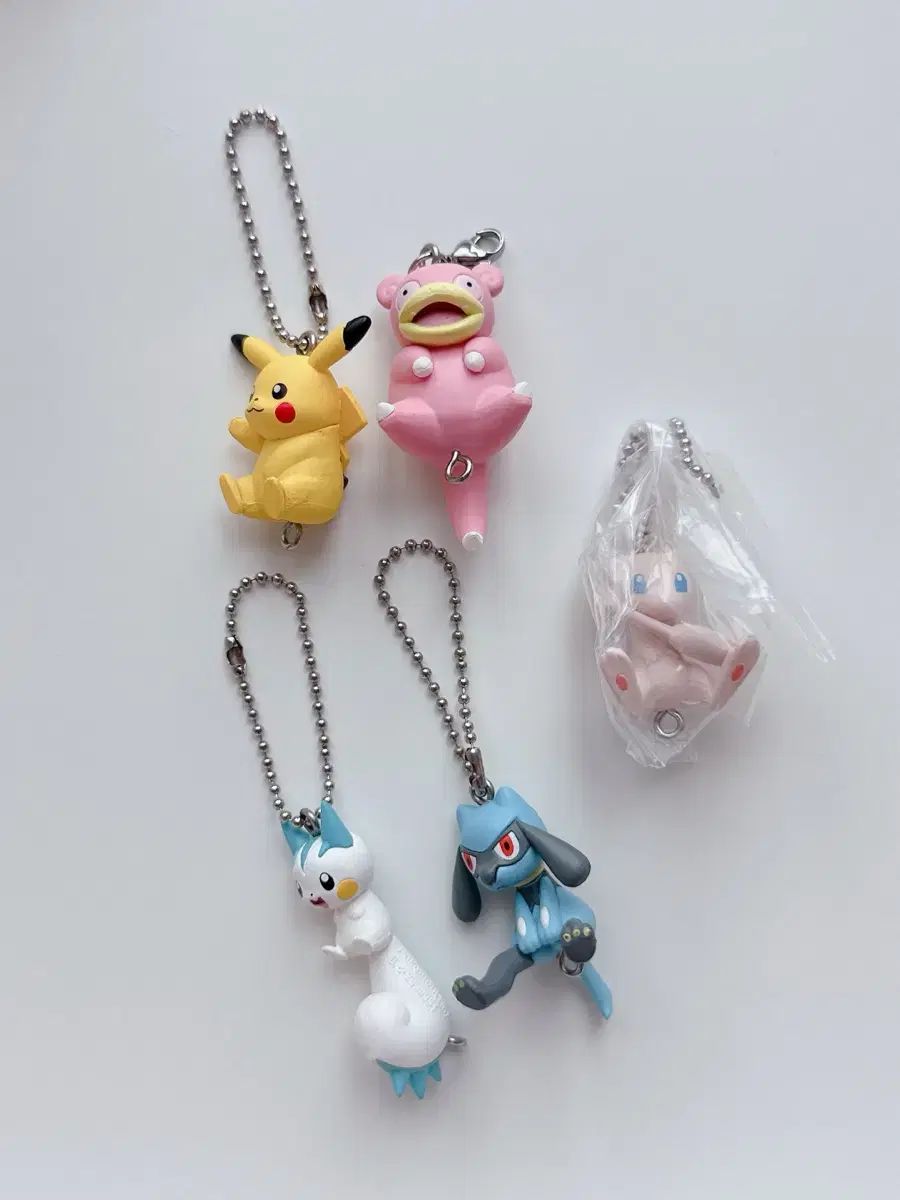ポケットモンスター ポケットモンスター ピカチュウ ミュウ ヤドン パチリス リオル ロング ガチャ 6弾
