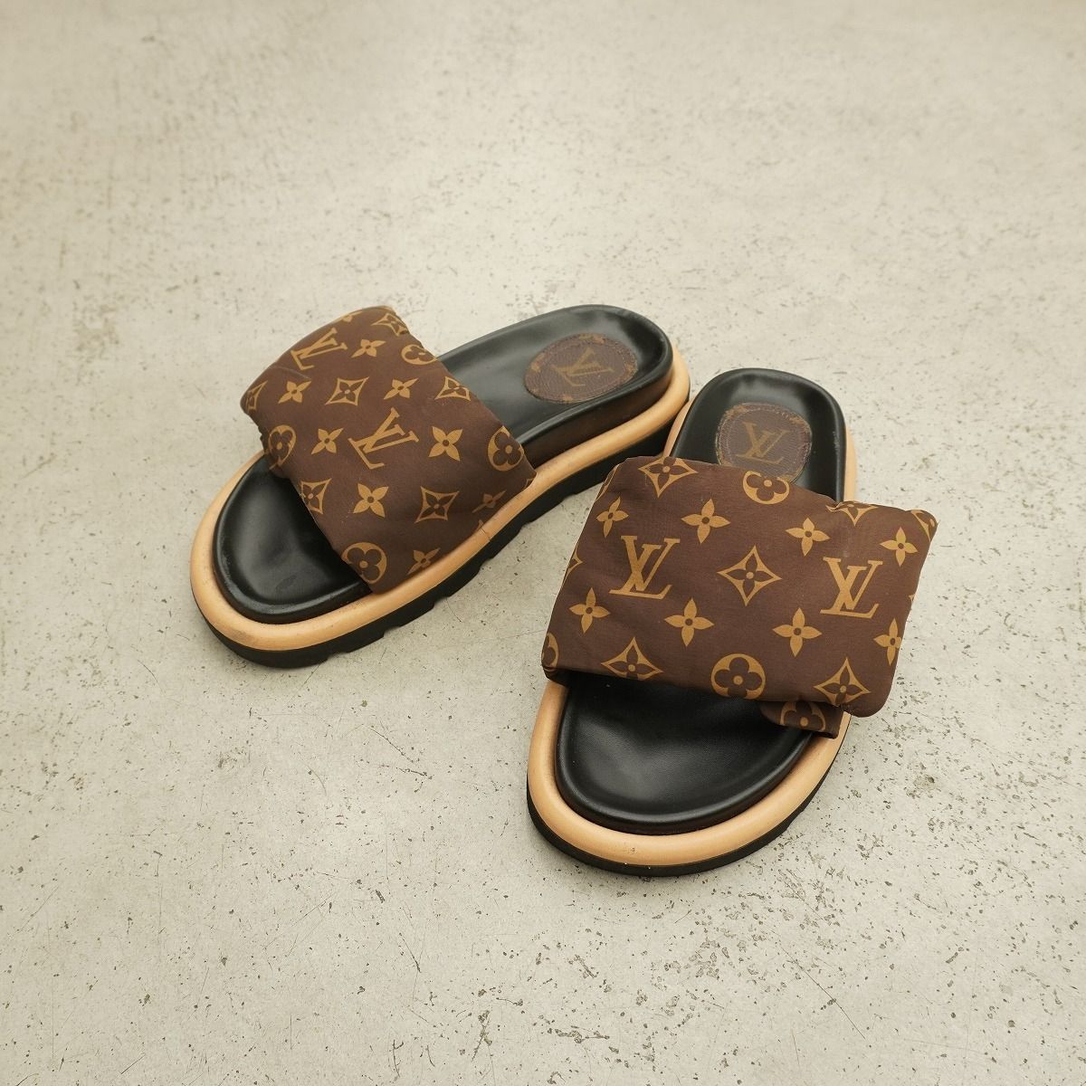正規 LOUIS VUITTON ルイヴィトン プール ピロー コンフォート