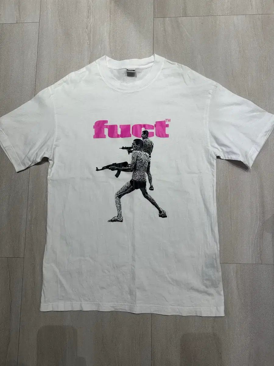 パケット ゴーモラ Tシャツ