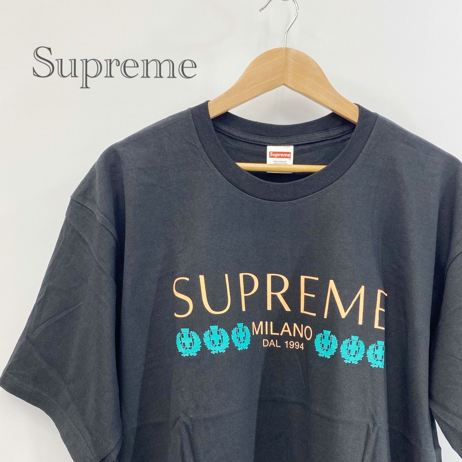 未使用 SUPREME Milano Tee トップス 半袖 Tシャツ XL ブラック ベージュロゴ メンズ ファッション _201023