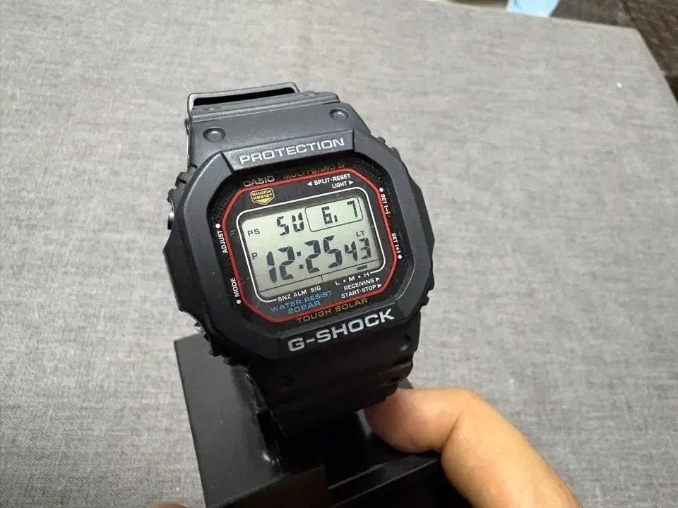G-SHOCK ジーショック 赤ベゼル m5610