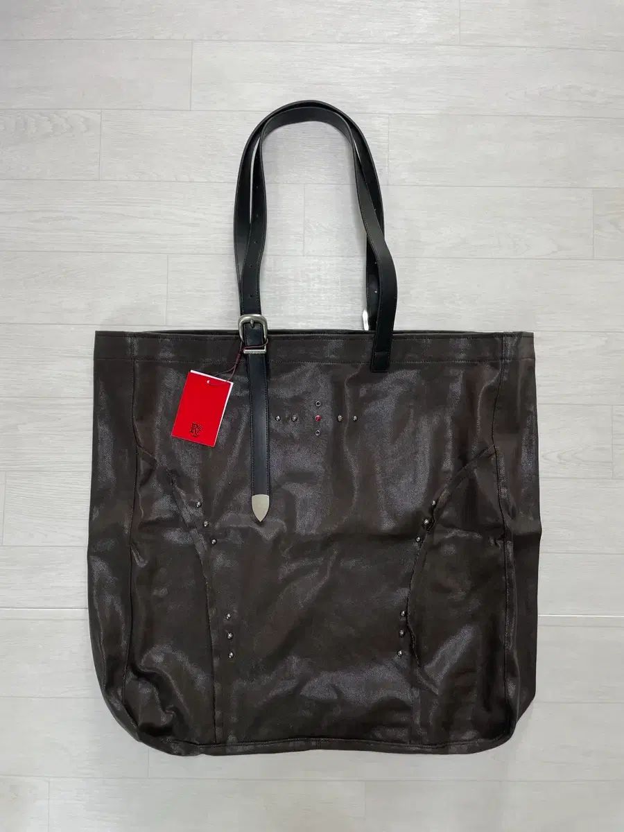 RIVET BIG ショルダー バッグ ブラウン