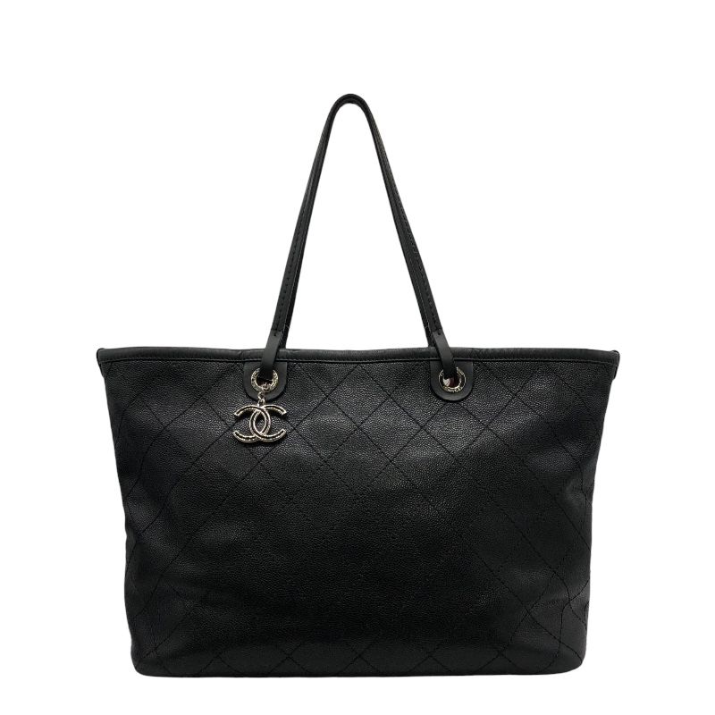 シャネル CHANEL オンザロードトートバッグ A92211 ブラック×シルバー金具 キャビアスキン レディース トートバッグ 104,000円