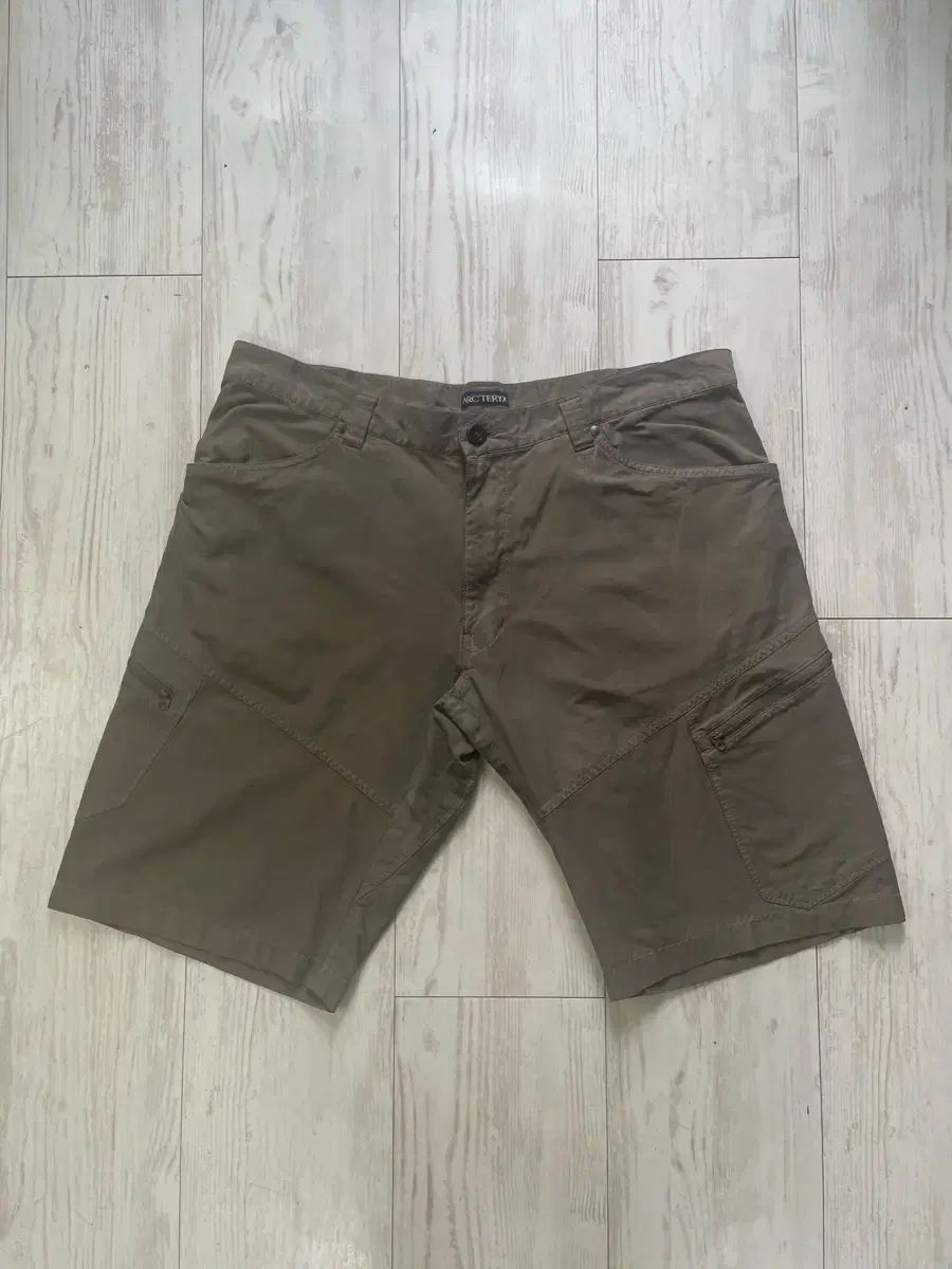 ARC'TERYX アークテリクス ハーフパンツ 38 ブラウン