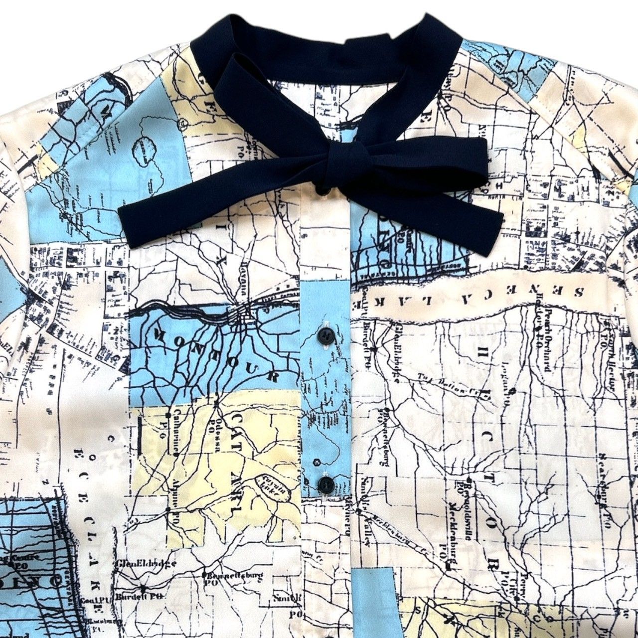 【美品】allureville マッププリントブラウス ボウタイ ウォッシャブル 新品 タグ付 未使用 allureville アルアバイル マッププリントボウタイ