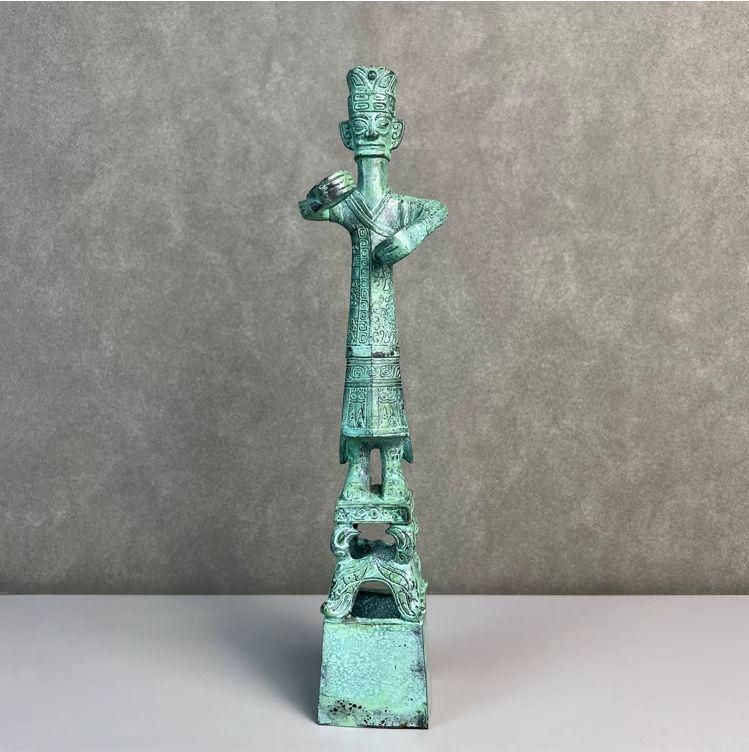 銅器の大立人 装飾品 現代工芸品美術品 置物