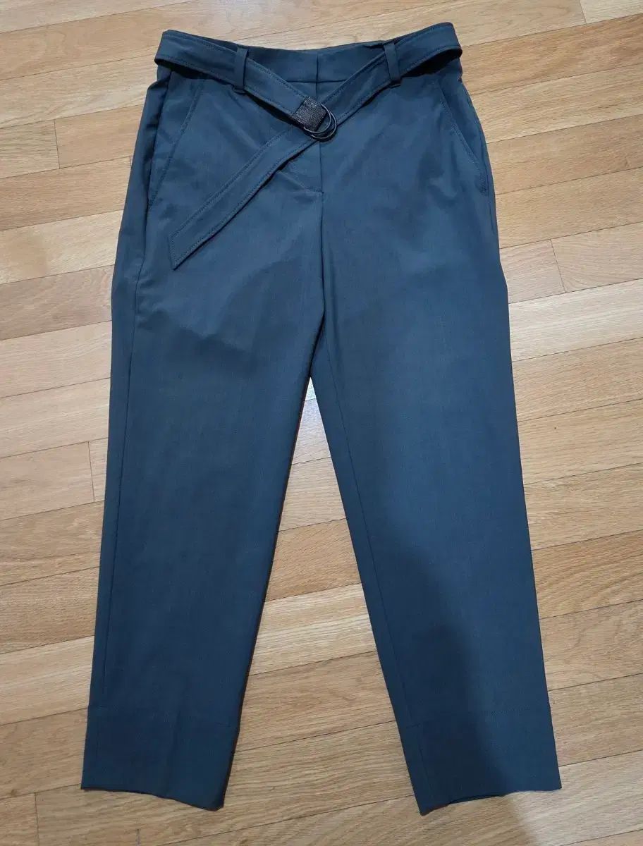 BRUNELLO CUCINELLI（ブルネロクチネリ） ウール ベルト付き スラックス 42サイズ 27,048円