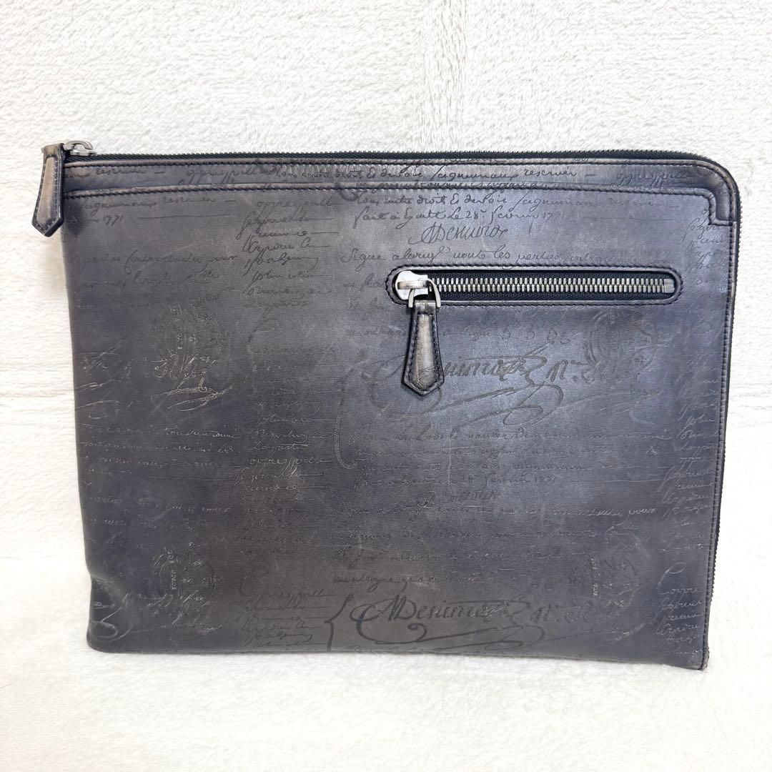【美品】Berluti ベルルッティ クラッチバッグ カリグラフィー レザー